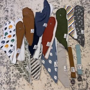 Copper Pearl 15 Piece Bib & Paci Clip Bundle!